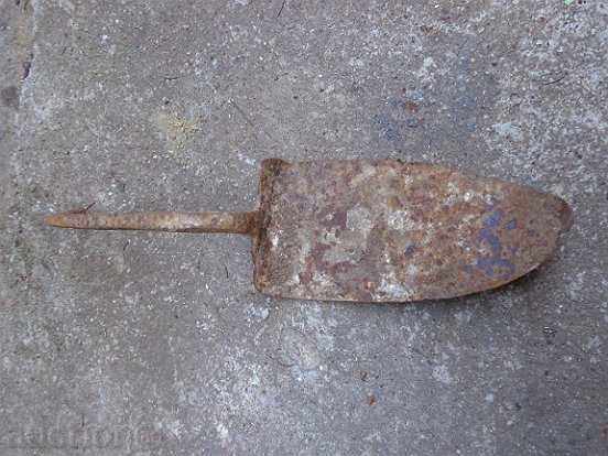 Auction  Device, tool, wrought iron trowel