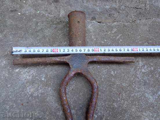 Δημοπρασία Συσκευές, τα εργαλεία, σφυρήλατο σίδερο Δημοπρασία Συσκευές, τα εργαλεία, σφυρήλατο σίδερο