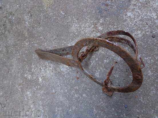 Old hand forged trap, wrought iron - 7 Old hand forged trap, wrought iron - 7