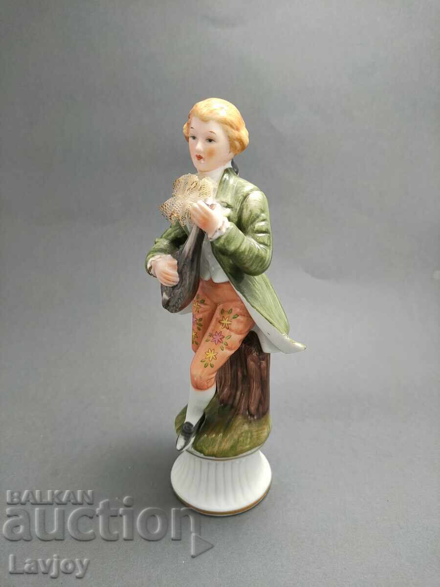 FIGURE PORCELON --- ENGLAND --- PRINCESS-- with price 60.00 BGN | € 30.68 FIGURE PORCELON --- ENGLAND --- PRINCESS-- with price 60.00 BGN | € 30.68