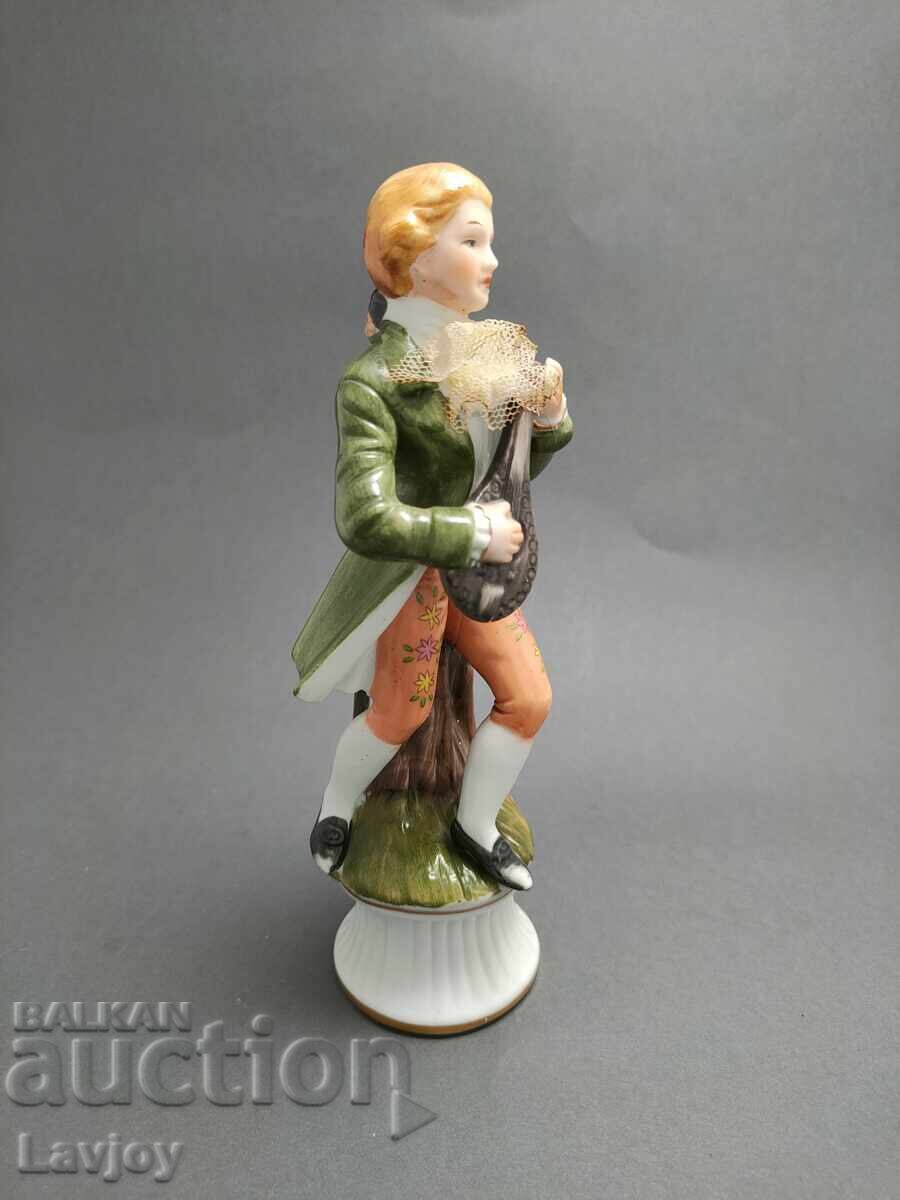 Auction FIGURE PORCELON --- ENGLAND --- PRINCESS-- Auction FIGURE PORCELON --- ENGLAND --- PRINCESS--