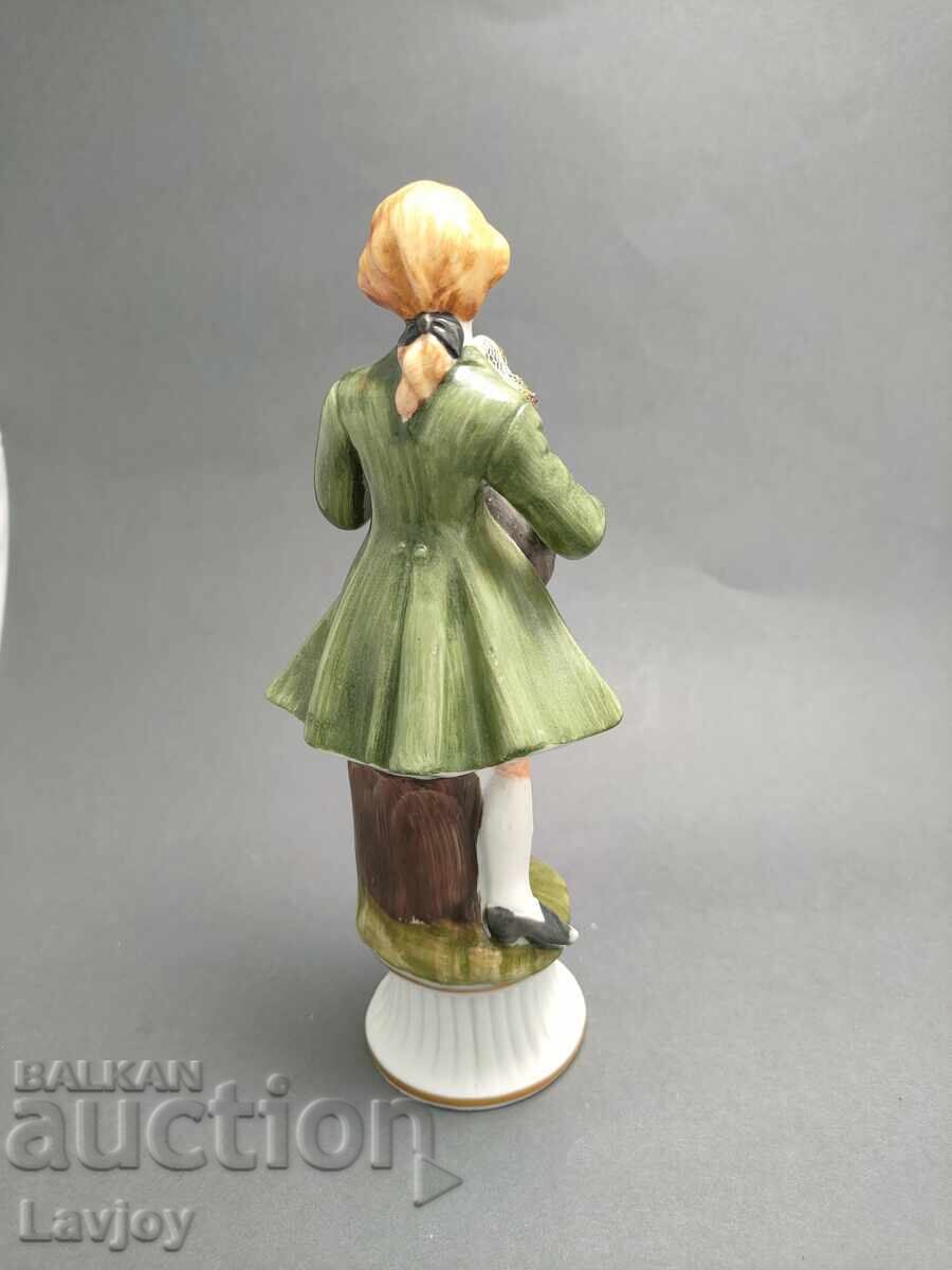 Delivery of FIGURE PORCELON --- ENGLAND --- PRINCESS-- Delivery of FIGURE PORCELON --- ENGLAND --- PRINCESS--