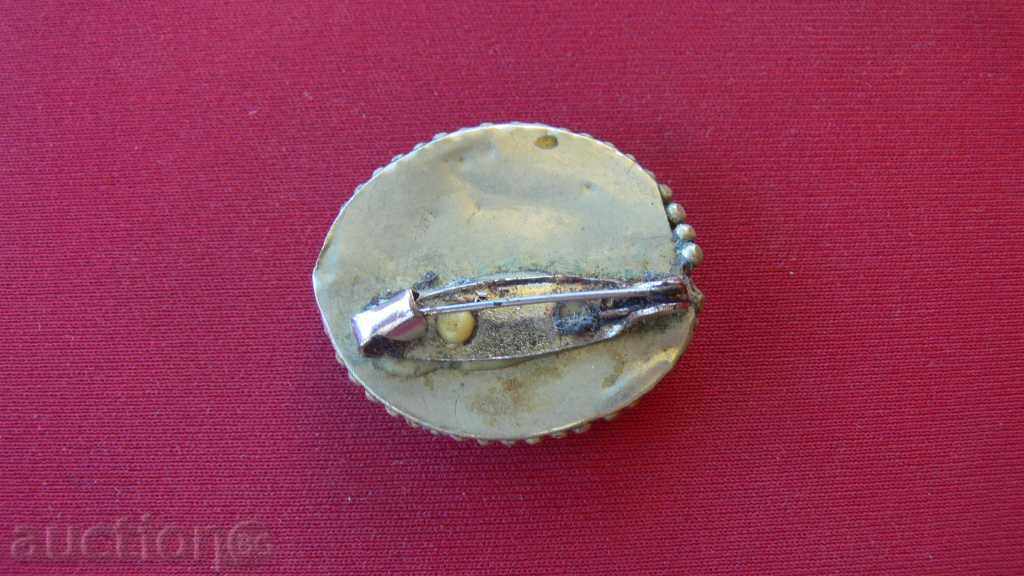 BEAUTIFUL STARA BROSHKA WITH SEDEF with price 20.00 BGN | € 10.23