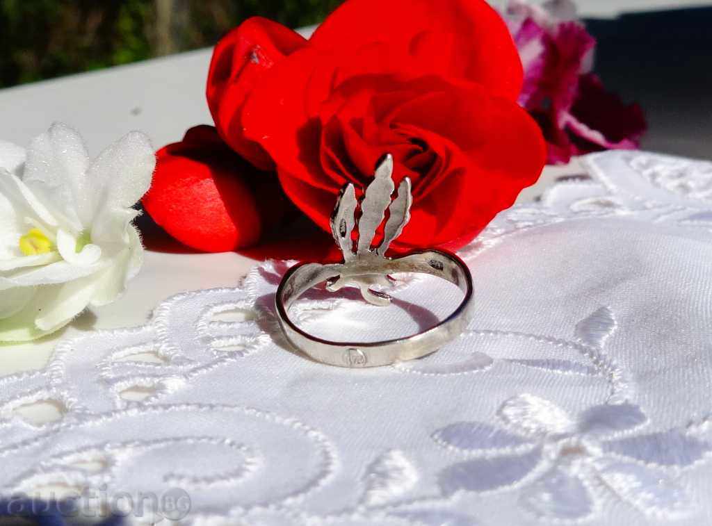 Auction  Silver ring.