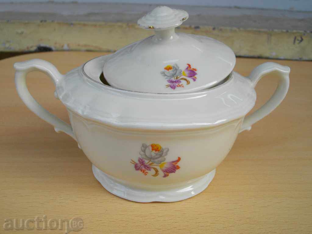 Porcelain small porcelain old with price 30.00 BGN | € 15.34 Porcelain small porcelain old with price 30.00 BGN | € 15.34