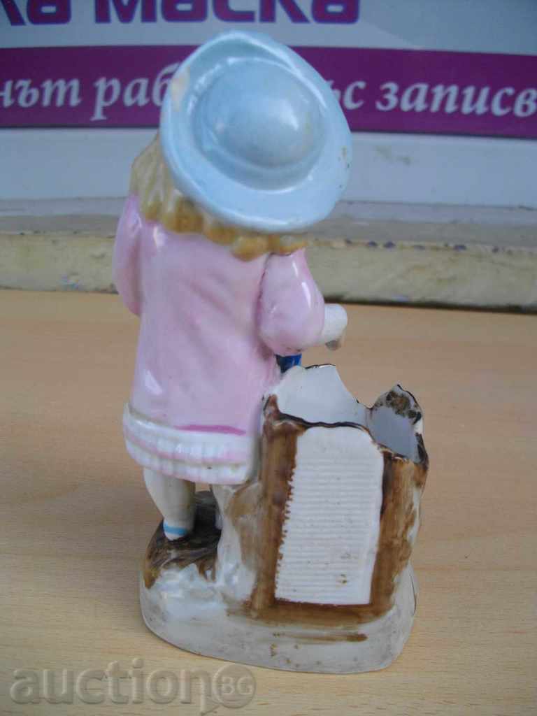 Statuette "Child eating peacock" porcelain old for match with price 30.00 BGN | € 15.34 Statuette "Child eating peacock" porcelain old for match with price 30.00 BGN | € 15.34