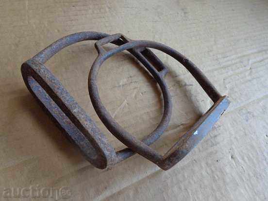 Auction Iron stirrups, spurs, saddle, cavalry Auction Iron stirrups, spurs, saddle, cavalry