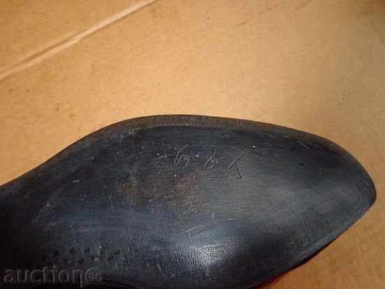 Auction  Royal Woolen Shoes, Transformers for Chorbadji and Bonvivani