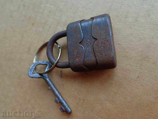 Old padlock with key, suitcase, latch, lock, padlock - 5 Old padlock with key, suitcase, latch, lock, padlock - 5