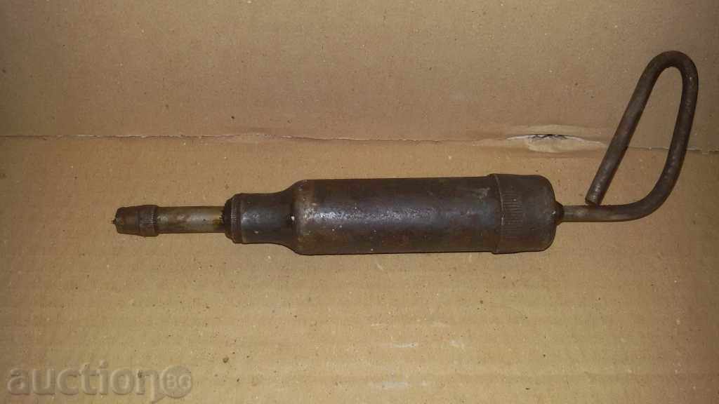 a little grease with price 21.00 BGN | € 10.74 a little grease with price 21.00 BGN | € 10.74