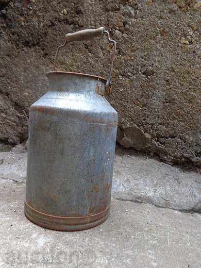 Old milk dump, bucket, bucket, household bucket container with price 57.00 BGN | € 29.14 Old milk dump, bucket, bucket, household bucket container with price 57.00 BGN | € 29.14