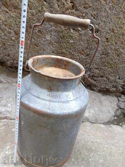 Auction Old milk dump, bucket, bucket, household bucket container Auction Old milk dump, bucket, bucket, household bucket container