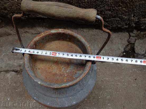 Delivery of Old milk dump, bucket, bucket, household bucket container Delivery of Old milk dump, bucket, bucket, household bucket container