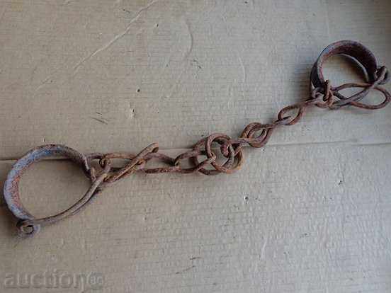 Shackles, fetters, shackles, handcuffs, chain, wrought iron Shackles, fetters, shackles, handcuffs, chain, wrought iron