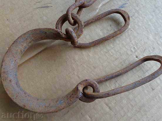 Auction Eyebrows, pillows, handcuffs, chains, wrought iron Auction Eyebrows, pillows, handcuffs, chains, wrought iron