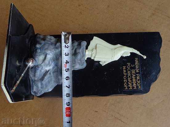 Auction Ukrainian Bakelite sculpture, statuette, bas-relief, reward Auction Ukrainian Bakelite sculpture, statuette, bas-relief, reward
