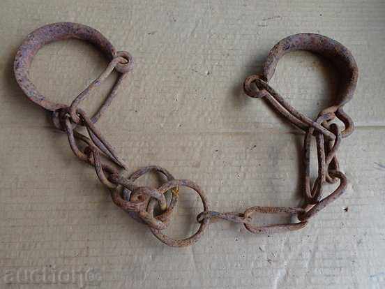 Auction Old beech, prang, chain, wrought iron Auction Old beech, prang, chain, wrought iron