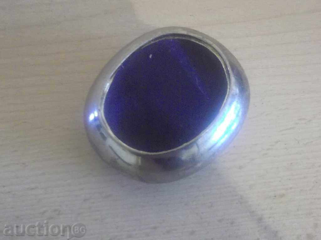 Auction 362 old small metal stand / base 7/6/3 cm Auction 362 old small metal stand / base 7/6/3 cm