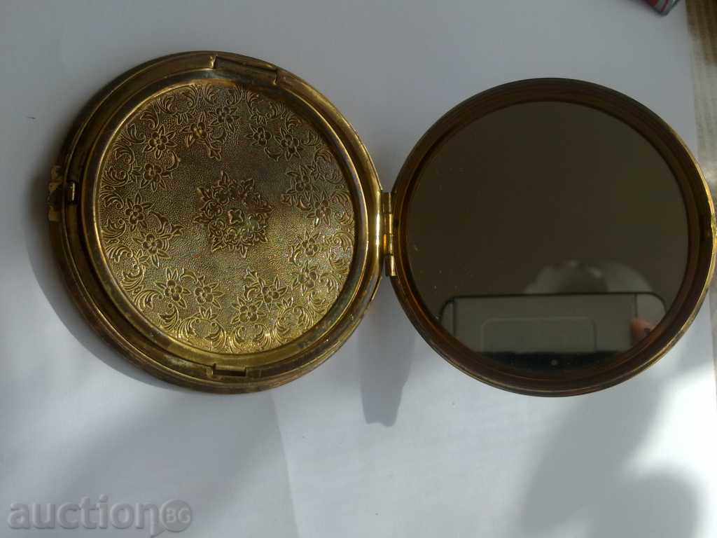 Gold-plated powder with price 30.00 BGN | € 15.34 Gold-plated powder with price 30.00 BGN | € 15.34