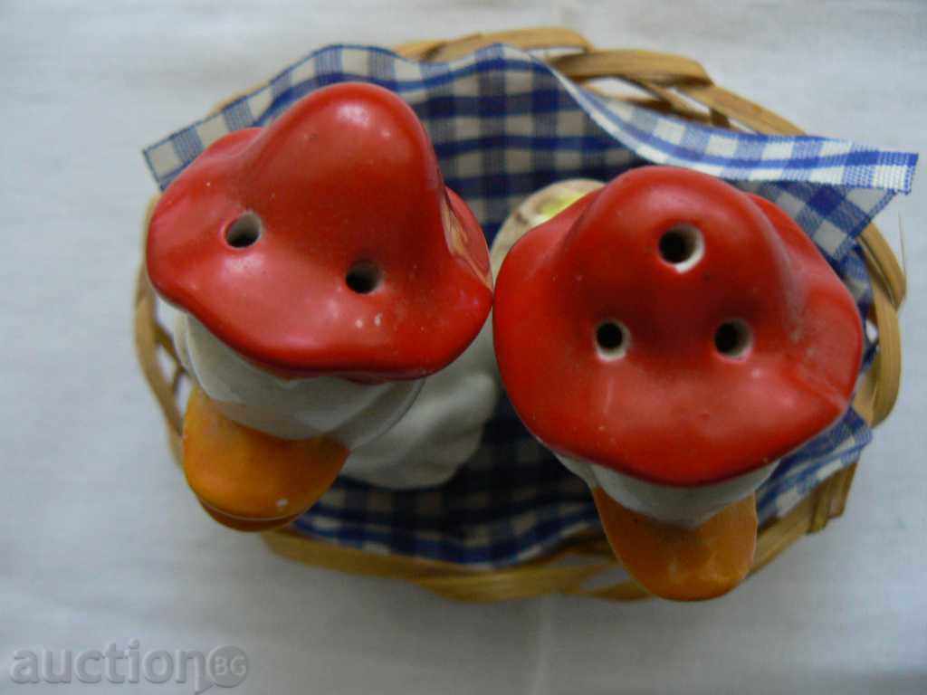 Old porcelain - beautiful salt rolls with a pancake with price 10.00 BGN | € 5.11 Old porcelain - beautiful salt rolls with a pancake with price 10.00 BGN | € 5.11