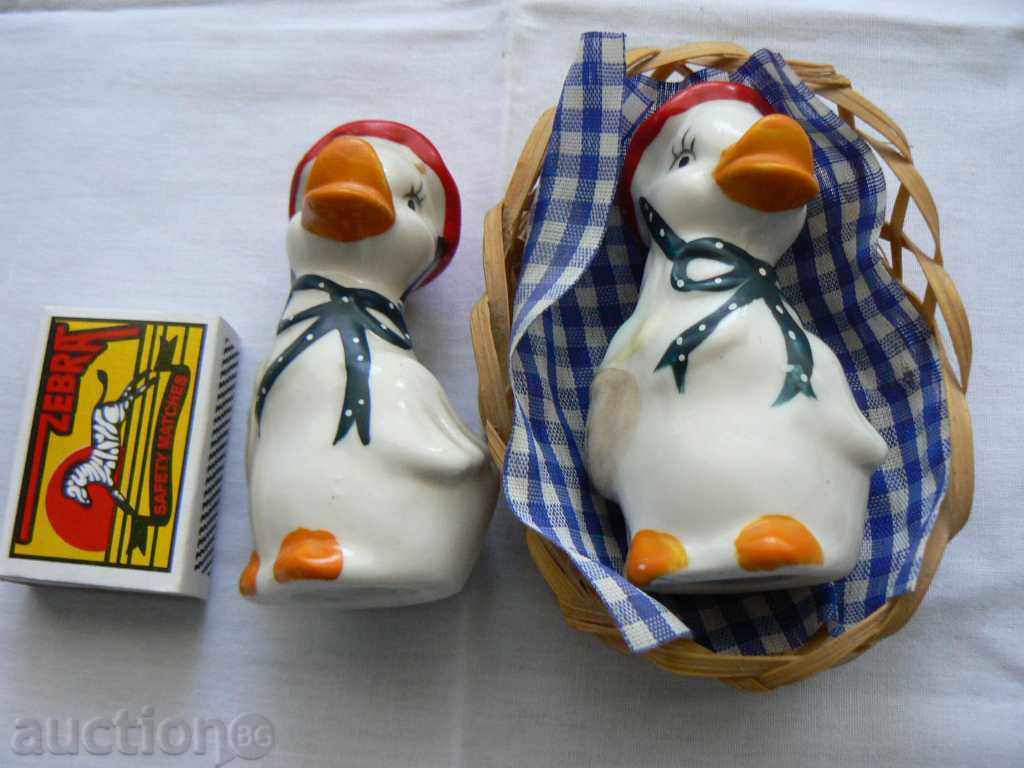 Delivery of Old porcelain - beautiful salt rolls with a pancake Delivery of Old porcelain - beautiful salt rolls with a pancake