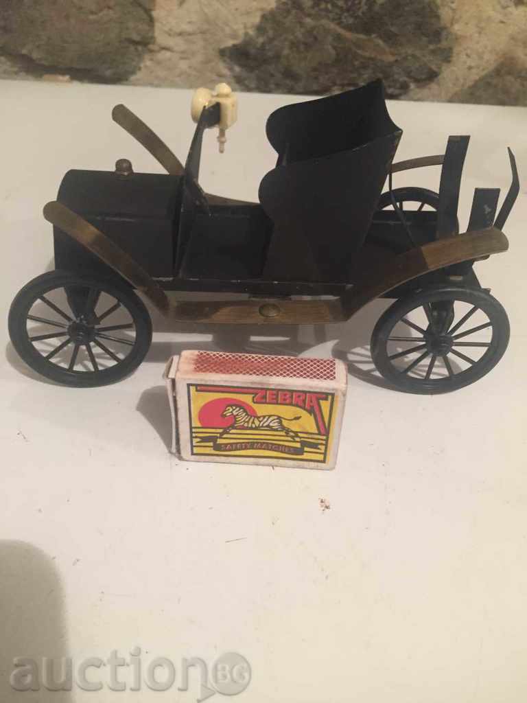 Mașinuță metalică de colecție cu preț € 15.00 | 29.34 BGN