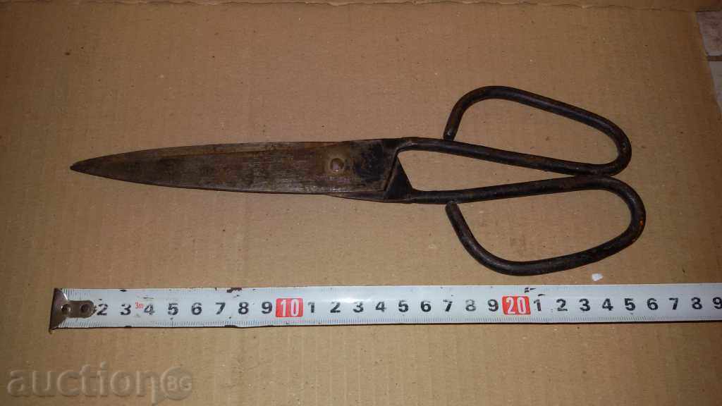 old scissors with price 31.00 BGN | € 15.85 old scissors with price 31.00 BGN | € 15.85