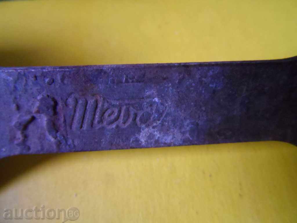 Delivery of becomes an iron key Delivery of becomes an iron key