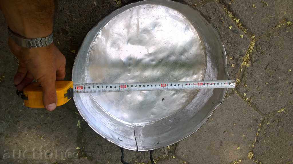 5492. TAVA fier cositorit cu preț 20.00 BGN | € 10.23 5492. TAVA fier cositorit cu preț 20.00 BGN | € 10.23