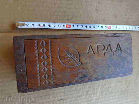 Παλιό κουτί από ξύλο καρυδιάς με χαρακτικά - 7 Παλιό κουτί από ξύλο καρυδιάς με χαρακτικά - 7