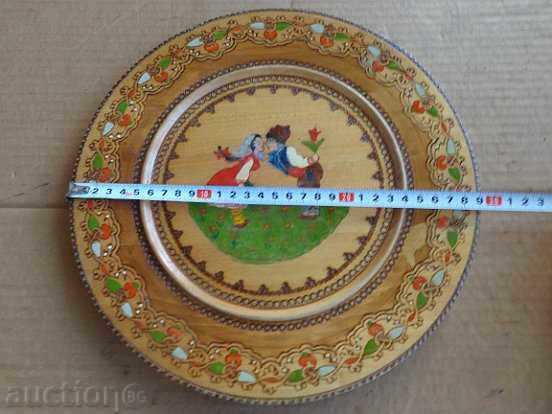 Auction An old wooden bowl, a pyrograph drawing, a souvenir Auction An old wooden bowl, a pyrograph drawing, a souvenir