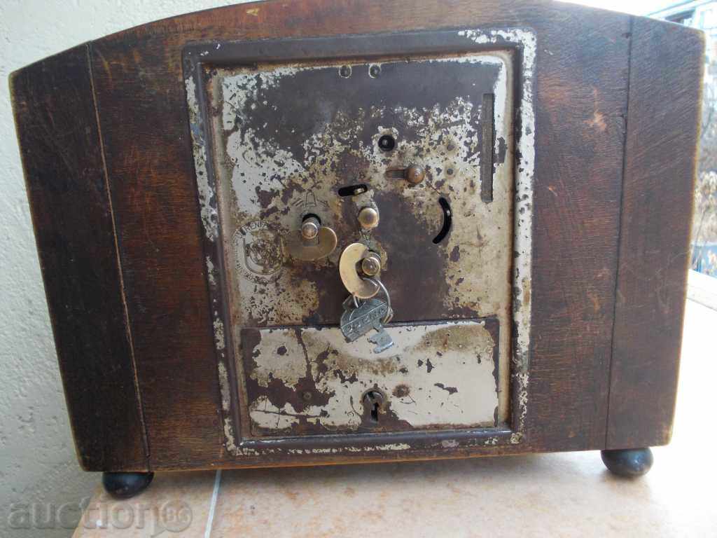 Delivery of An old clock of kingdom Delivery of An old clock of kingdom