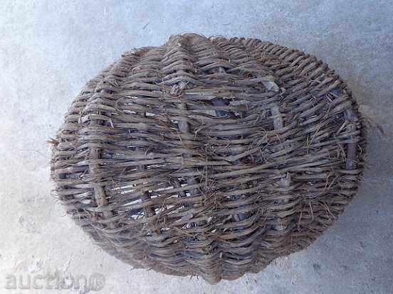 Auction  An old hand-knit basket