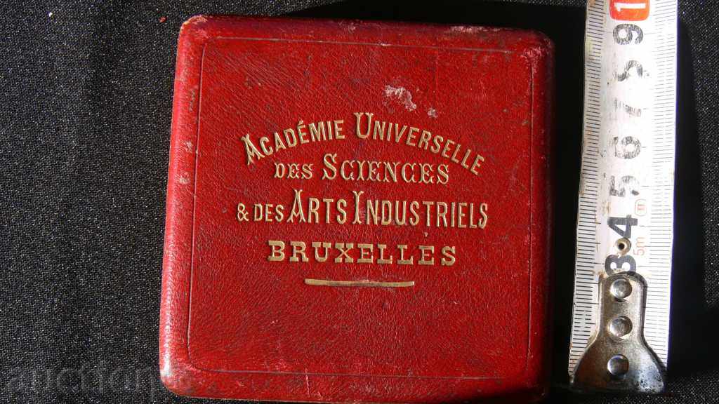 Delivery of MEDAL FURNITURE VERY MORE RED BRONZE Delivery of MEDAL FURNITURE VERY MORE RED BRONZE