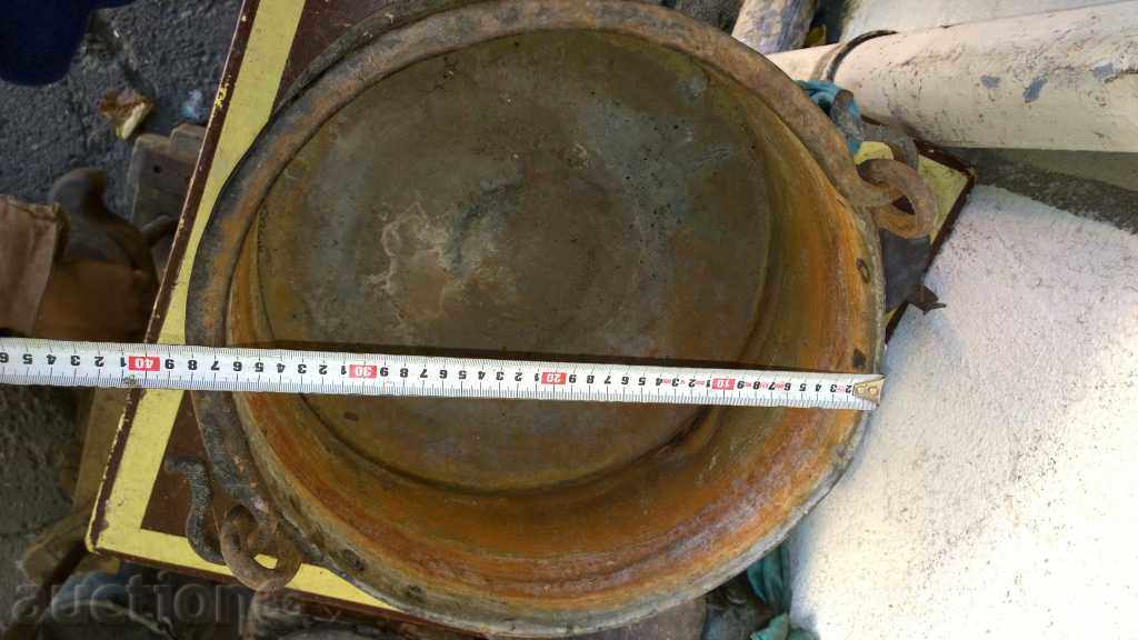 Auction 5857. STAR BAKAR MEDICI PIRATNIK MED AROUND 30 LITERS Auction 5857. STAR BAKAR MEDICI PIRATNIK MED AROUND 30 LITERS