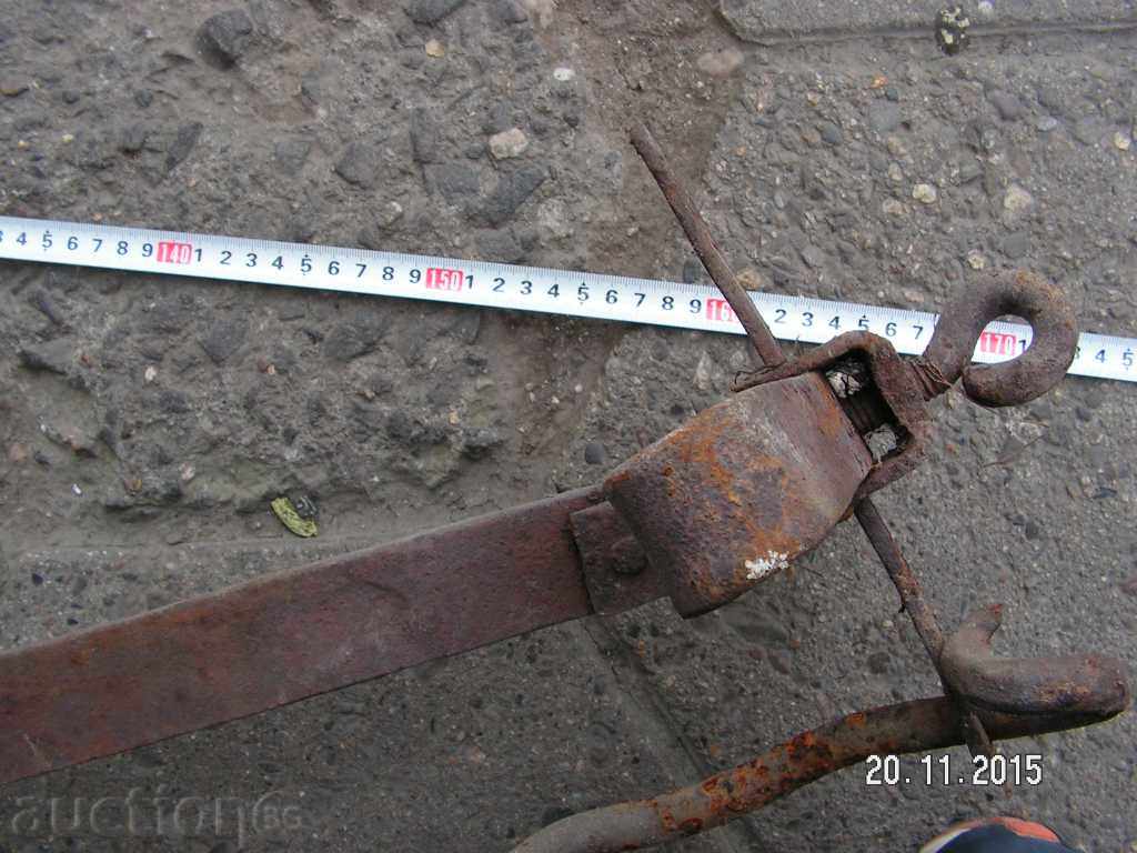 6048. OLD IRON RULE PLUG with price 25.00 BGN | € 12.78