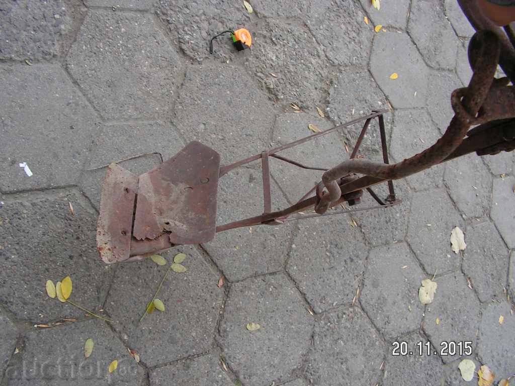 6048. OLD IRON RULE PLUG - 6