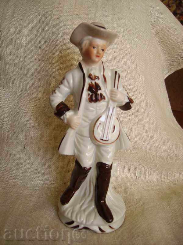 Sell a porcelain exquisite porcelain figure with price 30.00 BGN | € 15.34 Sell a porcelain exquisite porcelain figure with price 30.00 BGN | € 15.34