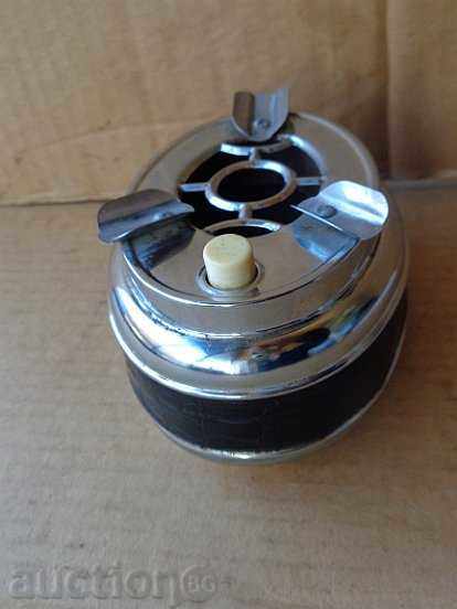 Old ashtray with button, cigarette, fascia - 5 Old ashtray with button, cigarette, fascia - 5