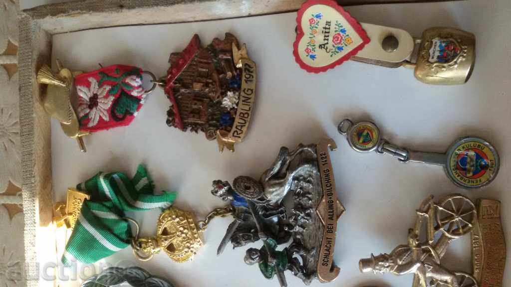 Auction lots of medals and pennants Auction lots of medals and pennants