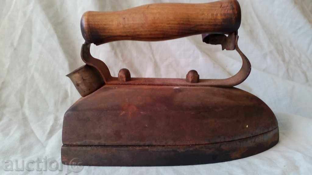 an old electric iron from communism with price 20.00 BGN | € 10.23 an old electric iron from communism with price 20.00 BGN | € 10.23