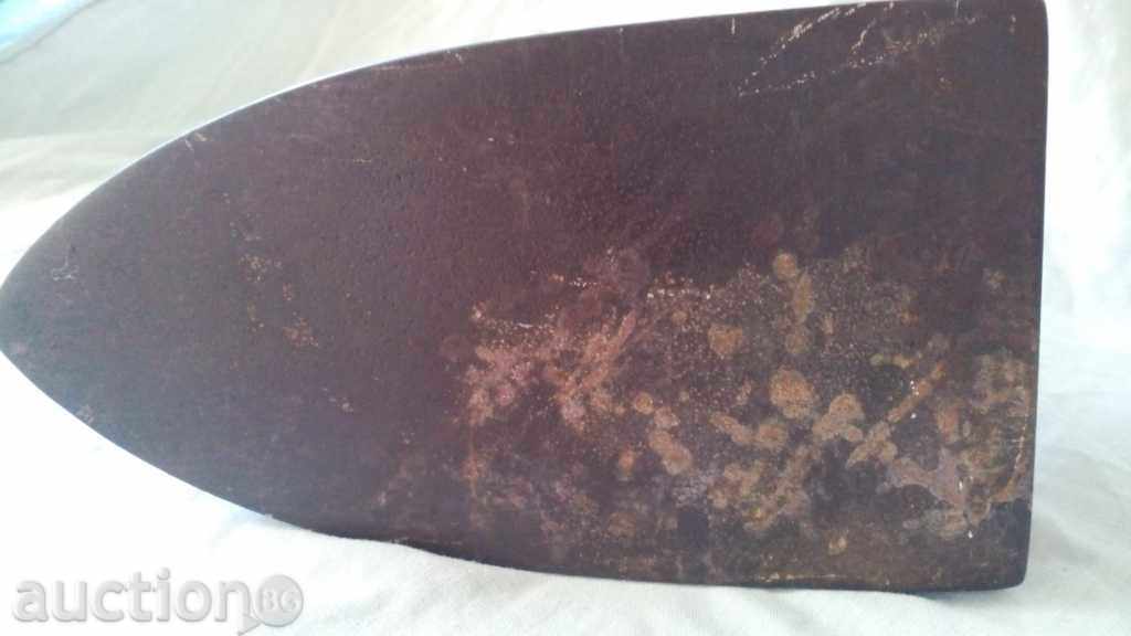 an old electric iron from communism - 6 an old electric iron from communism - 6