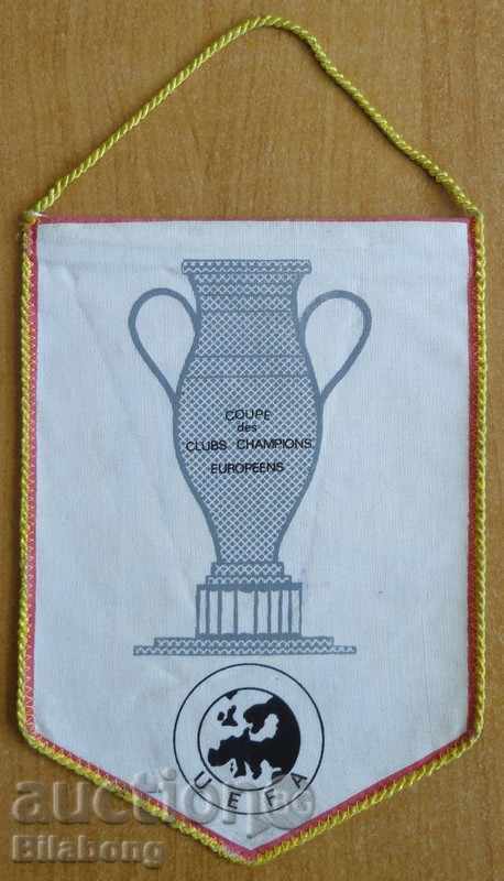 Steagul fotbalului Dynamo (Berlin)-Zurich, CASH - 1981 cu preț € 5.00 | 9.78 BGN