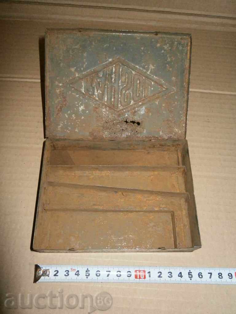 Auction  metal box second world