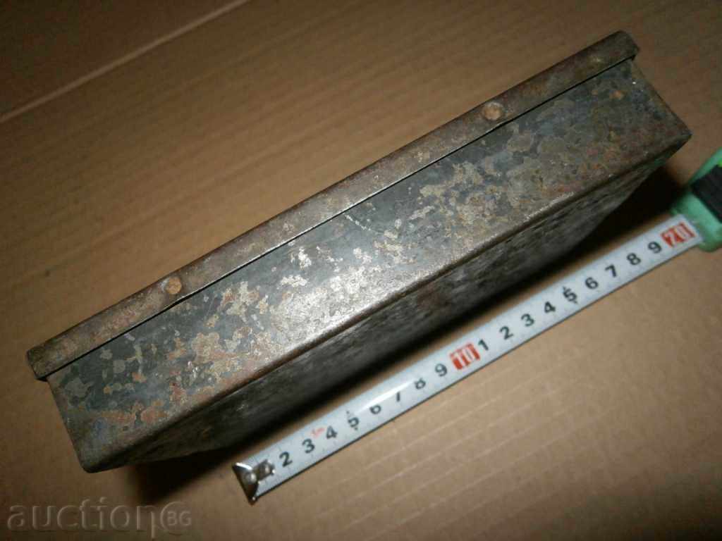 Delivery of metal box second world