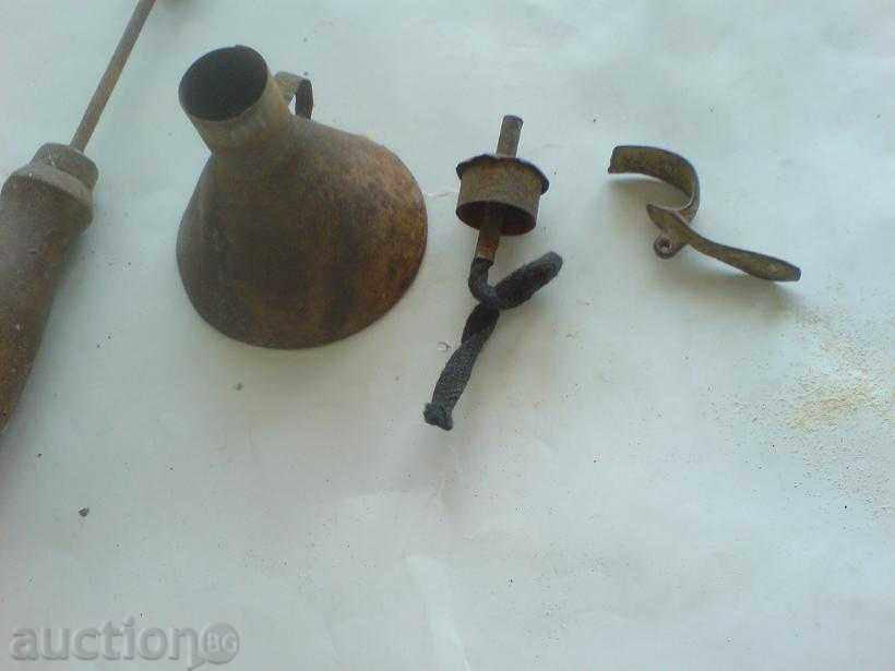 mulțime de lucruri vechi cu preț 19.00 BGN | € 9.71 mulțime de lucruri vechi cu preț 19.00 BGN | € 9.71