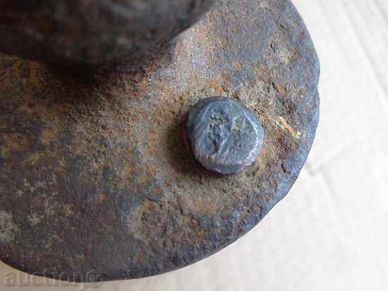 Delivery of Old weighing scale, exaggeration, kilogram control weight