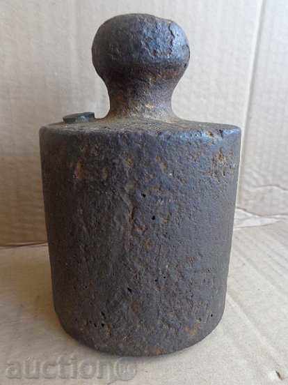 Old weighing scale, exaggeration, kilogram control weight - 6