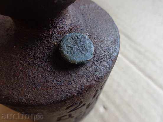 Auction Old weighing scale, exaggeration, kilogram control weight Auction Old weighing scale, exaggeration, kilogram control weight
