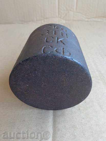 Old weighing scale, exaggeration, kilogram control weight - 5 Old weighing scale, exaggeration, kilogram control weight - 5